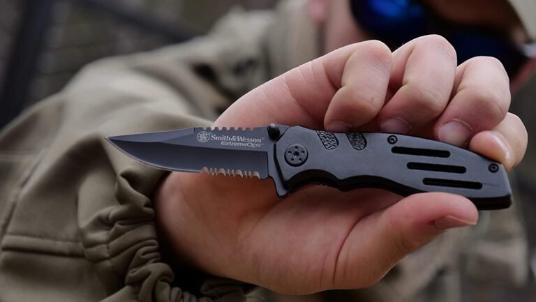 7 Best Knife for a Woman to Carry in 2023 [Our Top Pick]